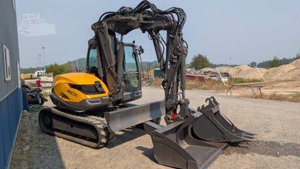 2022 MECALAC 10MCR